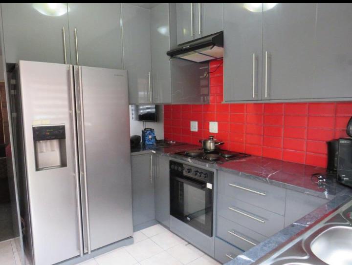 2 Bedroom Property for Sale in Langenhovenpark Free State